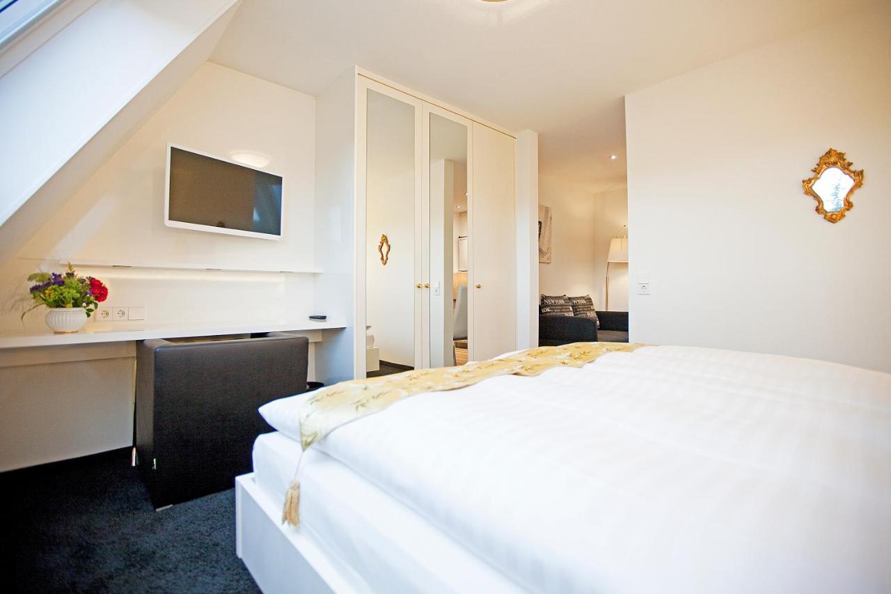 Hotel Krone Ohg Ґерлінґен Екстер'єр фото