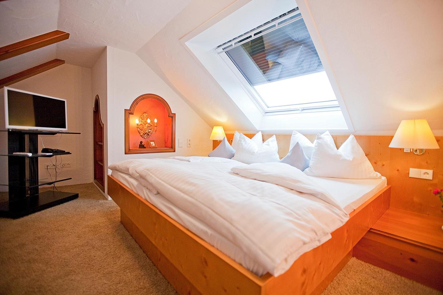 Hotel Krone Ohg Ґерлінґен Номер фото
