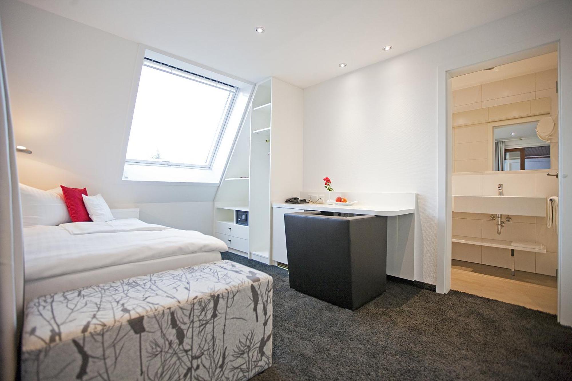 Hotel Krone Ohg Ґерлінґен Номер фото