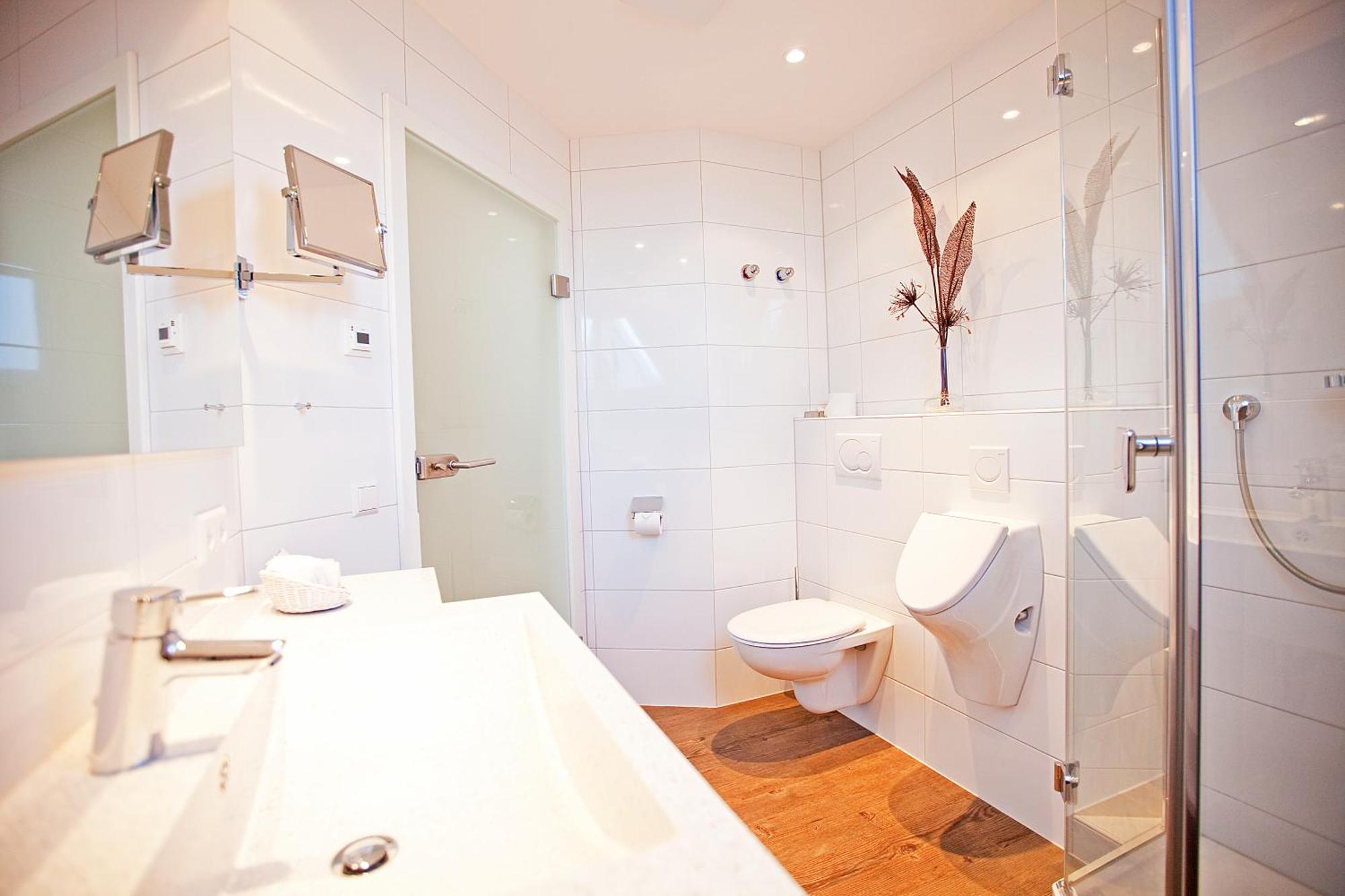 Hotel Krone Ohg Ґерлінґен Номер фото