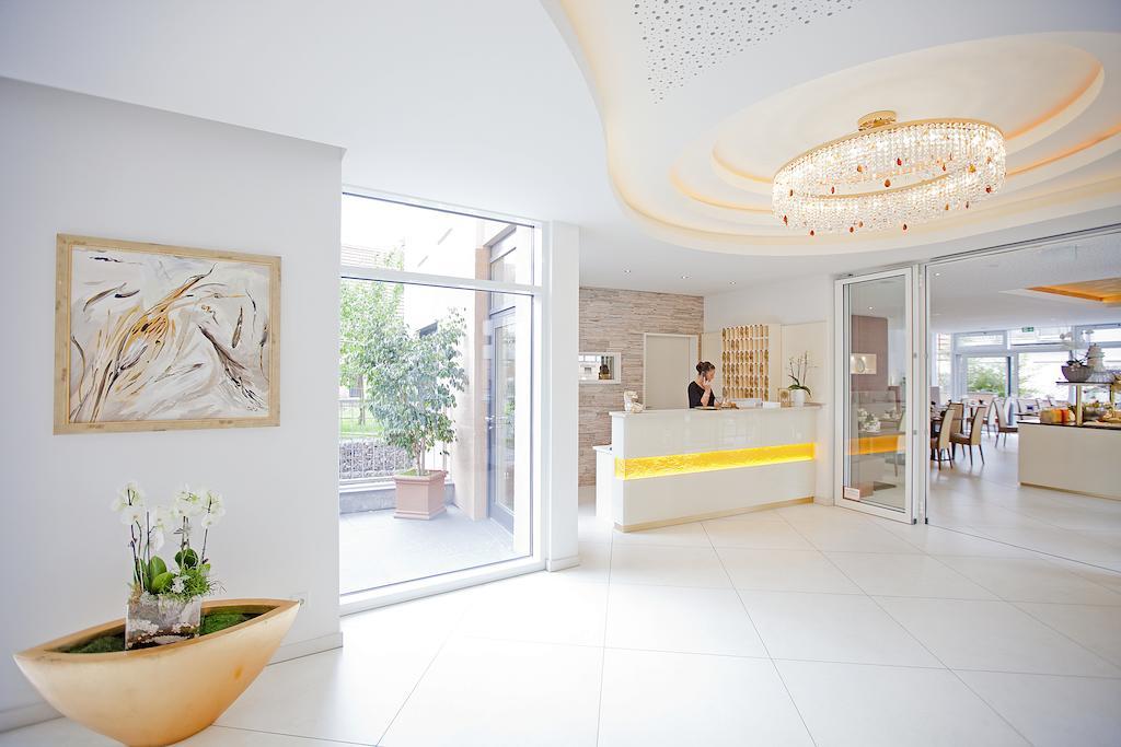 Hotel Krone Ohg Ґерлінґен Екстер'єр фото